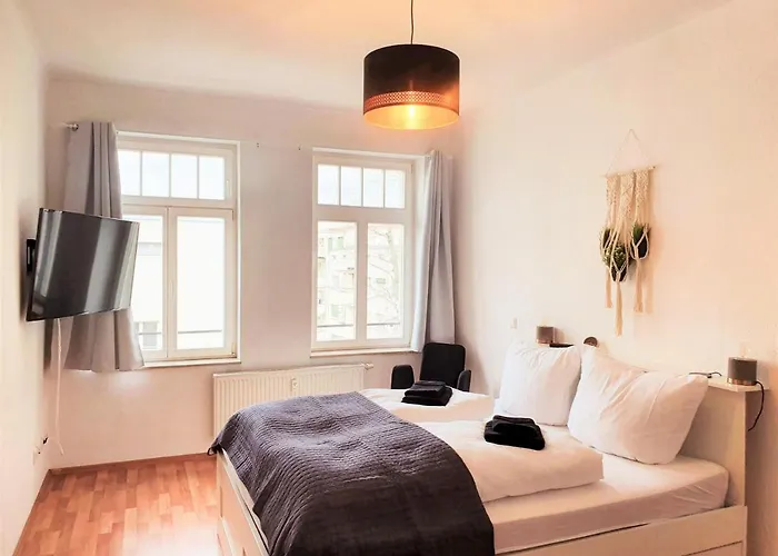 Stilvolles Mit 2 Schlafzimmern & Balkon - Nahe Flughafen, Porsche Und Messe Apartamento