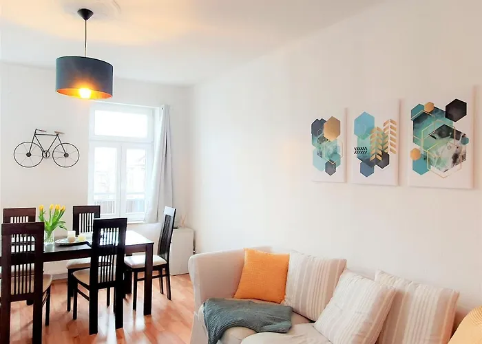 Stilvolles Mit 2 Schlafzimmern & Balkon - Nahe Flughafen, Porsche Und Messe Apartamento *
